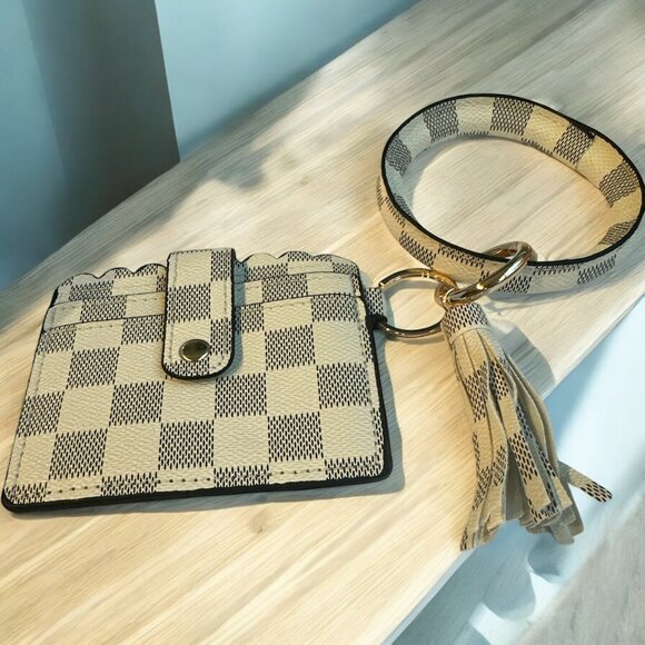 os Handbags - HP Checkered Wristlet Keychain Wallet With Tassel! Keychain Wallet- new